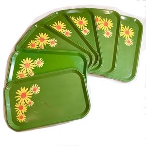 VTG Groovy Daisy Floral Metal Trays Set of 7
